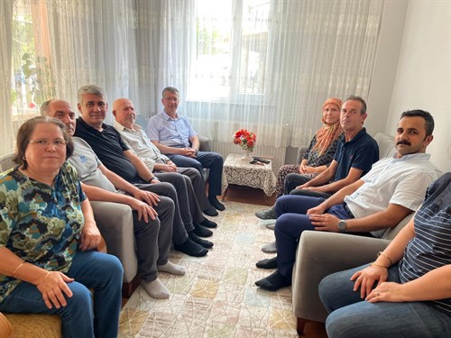 Kaymakamız Tamer ORHAN 2025 Aile Yılı Etkinlikleri Kapsamında Sinanlı Köyümüzde Yaşlı Ailemize Ziyarette Bulundu.