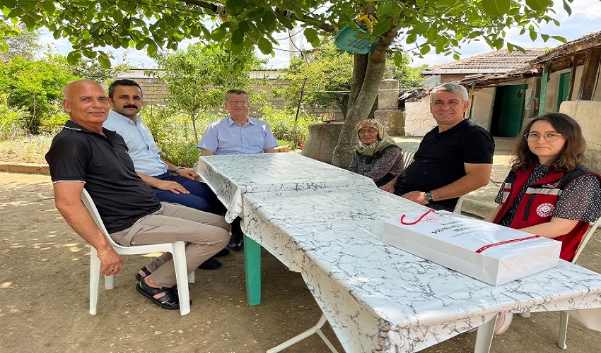 Kaymakamız Tamer ORHAN Sinanlı Köyünde Şehit Ailesi Ziyaretinde Bulundu.