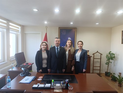 Kaymakam Tamer ORHAN Başarılı Kurum Müdür ve Personellerini Başarı Belgesi İle Ödüllendirdi.