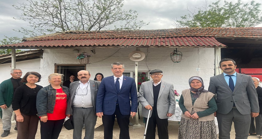Kaymakamız Tamer ORHAN 2025 Aile Yılı Etkinlikleri Kapsamında Nadırlı Köyümüzde Yaşlı Ailemize Ziyarette Bulundu.